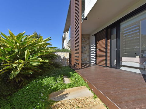 Villa Catania Waterside At Trinity Point - Accommodation Cooktown 2