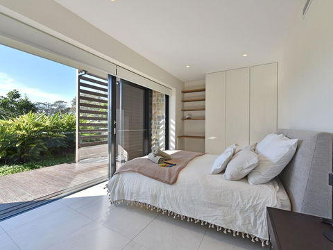 Villa Catania Waterside At Trinity Point - Accommodation Cooktown 1