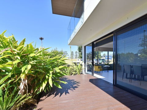 Villa Sorrento Waterside At Trinity Point - Accommodation Cooktown 2