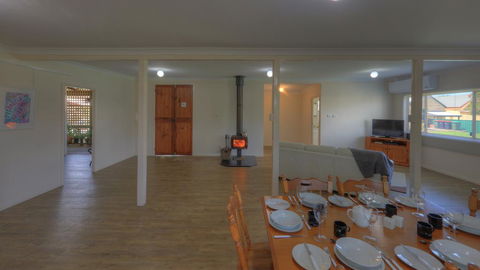 Village Stays Coldstream Gallery Bungalow - Accommodation Cooktown 2
