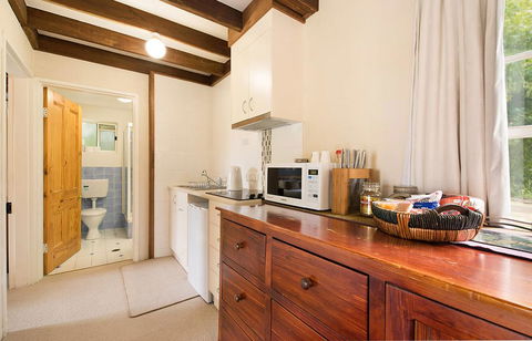 Vineyard Cottages - Accommodation Cooktown 3