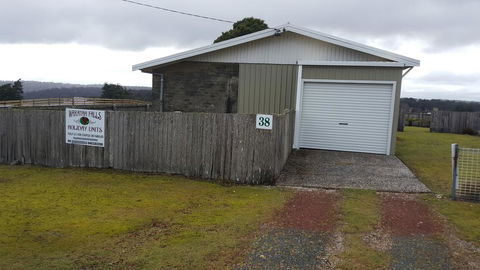 Waratah Falls Holiday Unit - Accommodation Cooktown 1