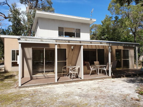 Waterfront Retreat At Wattle Point - Accommodation Cooktown 1