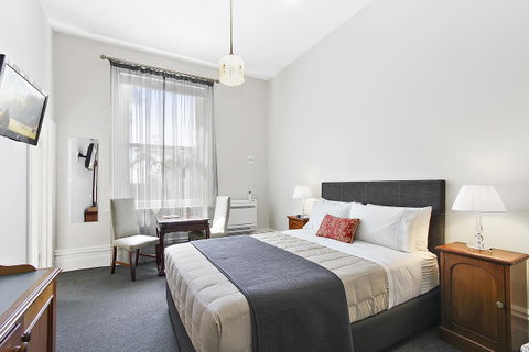 The Riversleigh - Accommodation Cooktown 25