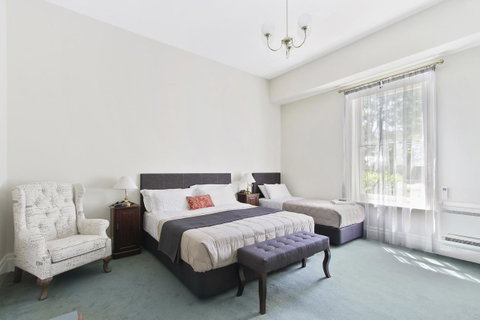 The Riversleigh - Accommodation Cooktown 8