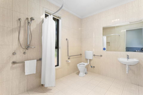 Quality Hotel Point Cook - Accommodation Cooktown 1