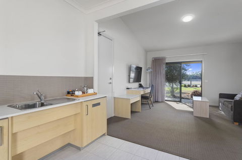 Quality Hotel Point Cook - Accommodation Cooktown 10