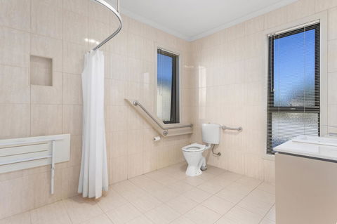 Quality Hotel Point Cook - Accommodation Cooktown 13