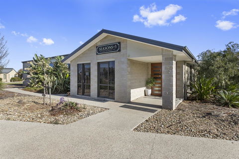 Quality Hotel Point Cook - Accommodation Cooktown 2