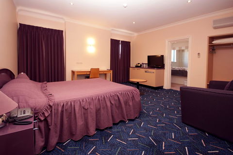Mitchell River Tavern - Accommodation Cooktown 0