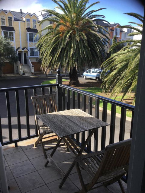 At The Beach Apartments - Accommodation Cooktown 10