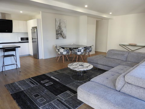 Phillip Island Towers - Accommodation Cooktown 2