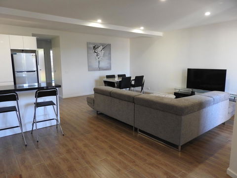 Phillip Island Towers - Accommodation Cooktown 19