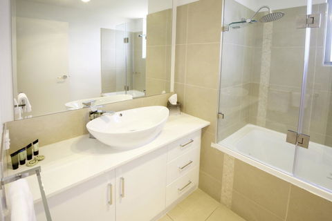 Phillip Island Towers - Accommodation Cooktown 10