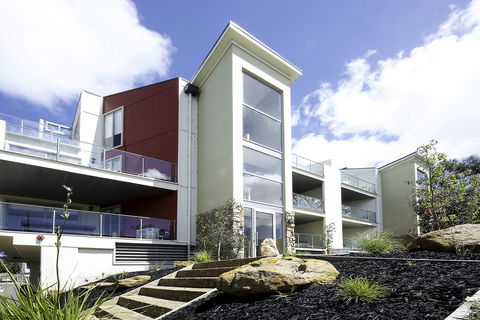 Phillip Island Towers - Accommodation Cooktown 27