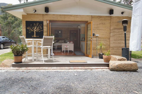Bundjil Studio - Accommodation Cooktown 2