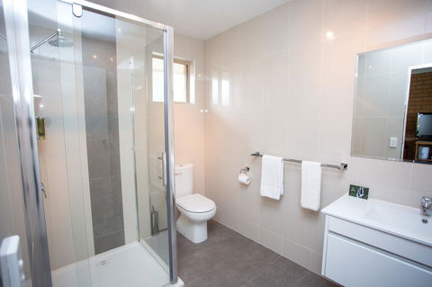 Blue Whale Motor Inn & Apartments - Accommodation Cooktown 15