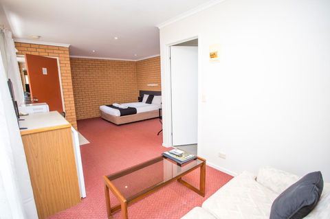 Blue Whale Motor Inn & Apartments - Accommodation Cooktown 8