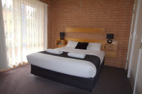 Blue Whale Motor Inn & Apartments - Accommodation Cooktown 23