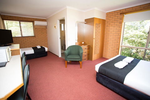 Blue Whale Motor Inn & Apartments - Accommodation Cooktown 13