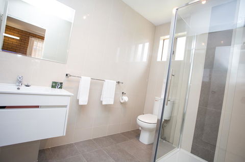 Blue Whale Motor Inn & Apartments - Accommodation Cooktown 7