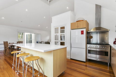 Perfect Blairgowrie Beach House - Accommodation Cooktown 3