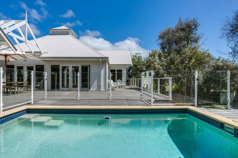 Perfect Blairgowrie Beach House - Accommodation Cooktown 0