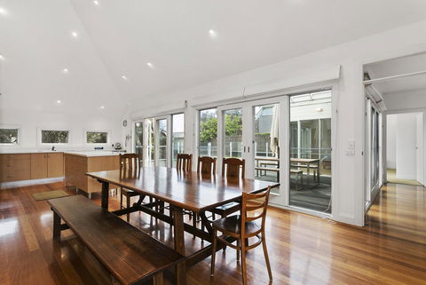 Perfect Blairgowrie Beach House - Accommodation Cooktown 9