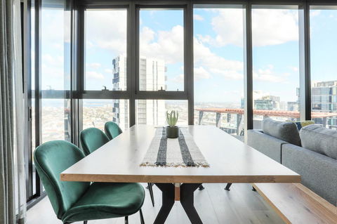 Deluxe Sea Views Apartment - Accommodation Cooktown 1