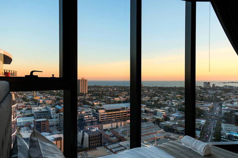 Deluxe Sea Views Apartment - Accommodation Cooktown 8