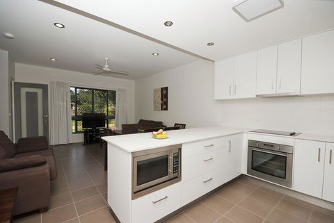 Woodville Beach Townhouse 6 - Accommodation Cooktown 4