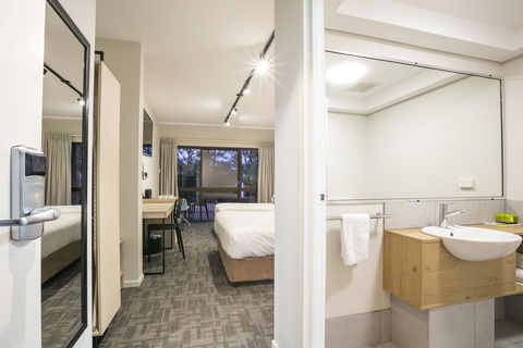 Nightcap At Kawana Waters Hotel - Accommodation Cooktown 14