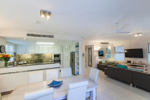 Emerald Noosa - Accommodation Cooktown 9