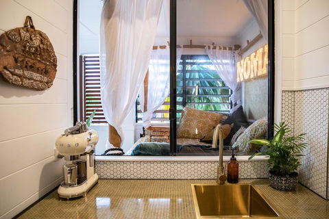 NOMAD - Luxe Apartment - Accommodation Cooktown 10