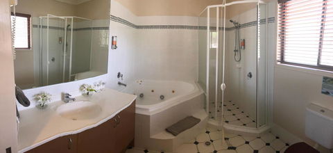 The Bearded Dragon Boutique Hotel - Accommodation Cooktown 5