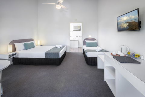 The Beach Motel Hervey Bay - Accommodation Cooktown 12