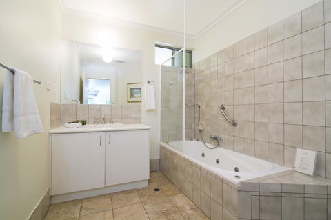 The Port Douglas Queenslander - Accommodation Cooktown 13