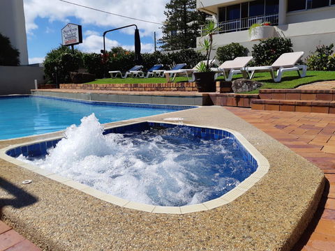 Surfers Chalet - Accommodation Cooktown 2