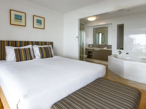 Shorelines - Accommodation Cooktown 41