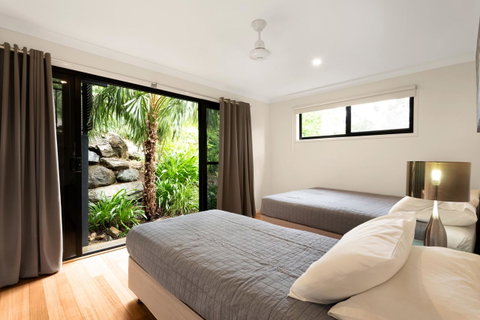 Shorelines - Accommodation Cooktown 9