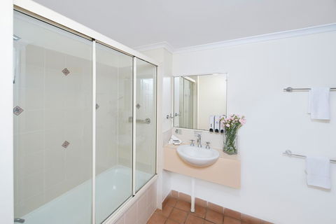 Park Regis Anchorage - Accommodation Cooktown 10