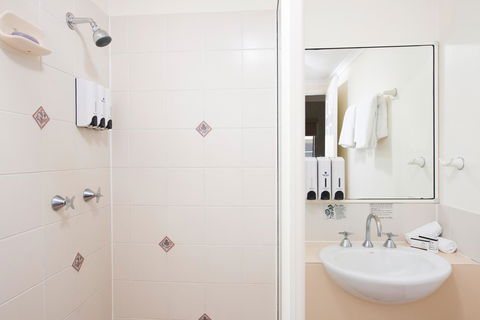 Park Regis Anchorage - Accommodation Cooktown 9
