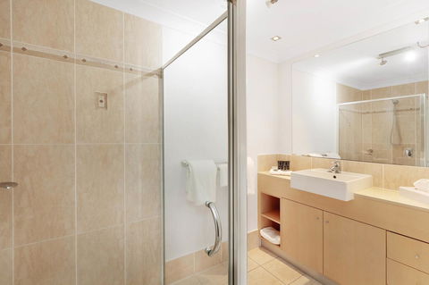 Mantra Aqueous On Port - Accommodation Cooktown 19