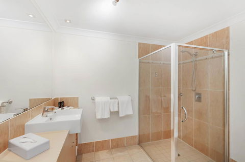 Mantra Aqueous On Port - Accommodation Cooktown 14