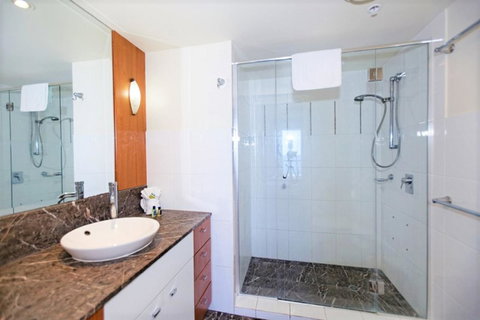 The Towers Of Chevron Renaissance - Holidays Gold Coast - Accommodation Cooktown 38