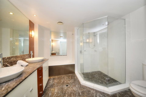 The Towers Of Chevron Renaissance - Holidays Gold Coast - Accommodation Cooktown 16