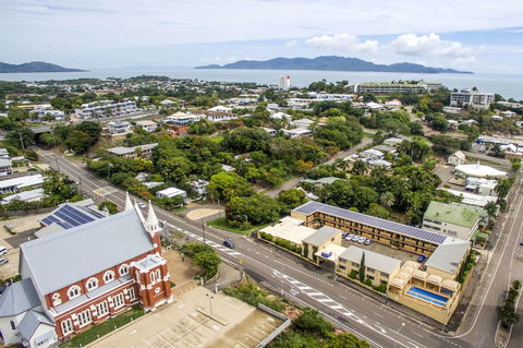 The Robert Towns - Accommodation Cooktown 9
