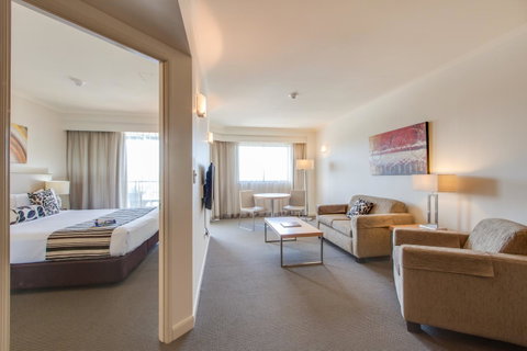 Central Cosmo Apartment Hotel - Accommodation Cooktown 2