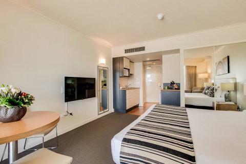 Central Cosmo Apartment Hotel - Accommodation Cooktown 4