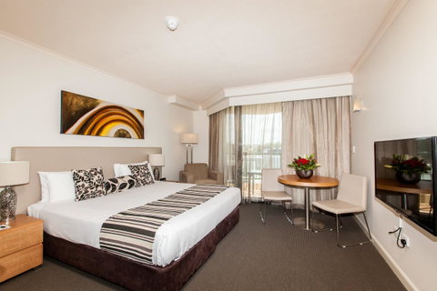 Central Cosmo Apartment Hotel - Accommodation Cooktown 1